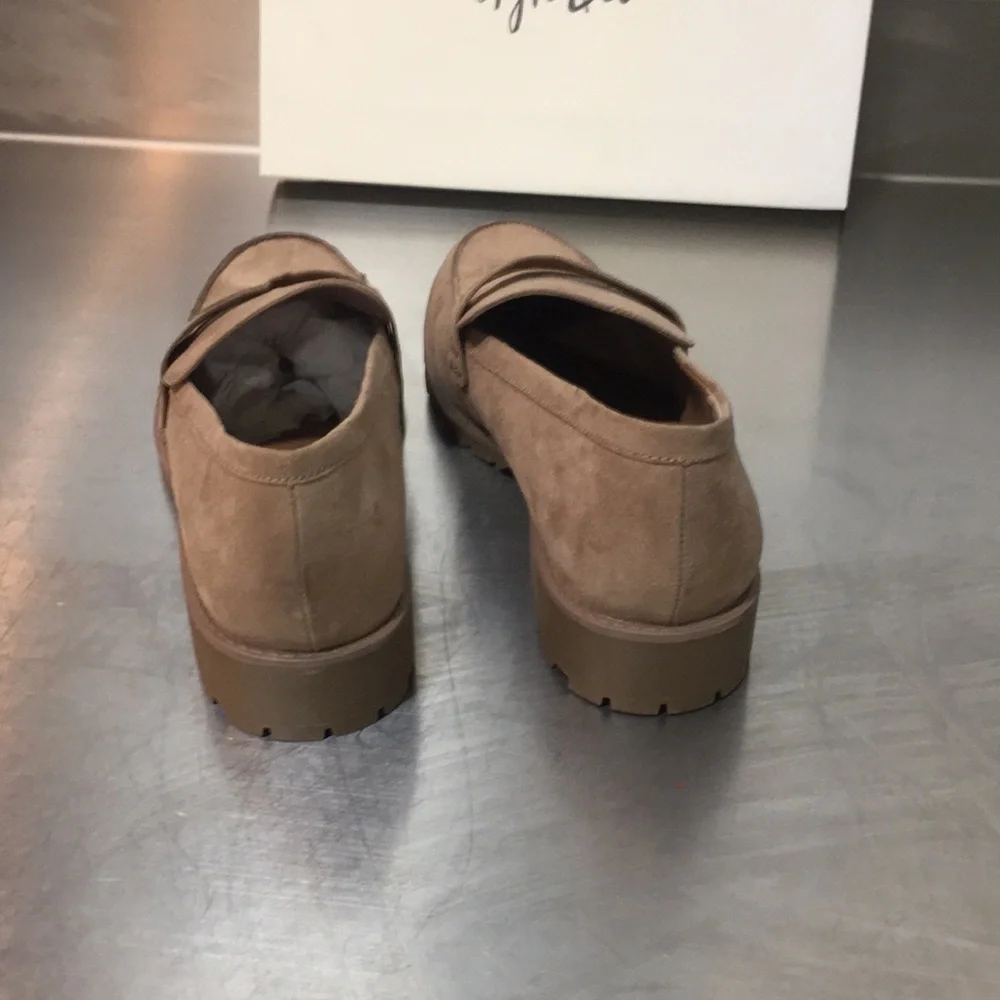 New WB Woman’s Style & Co Tan Suede Loafers